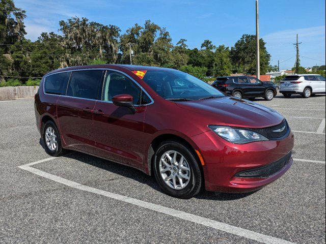 2023 Chrysler Voyager LX