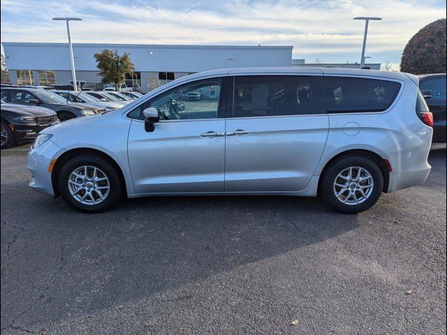 2023 Chrysler Voyager LX