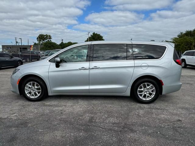 2023 Chrysler Voyager LX