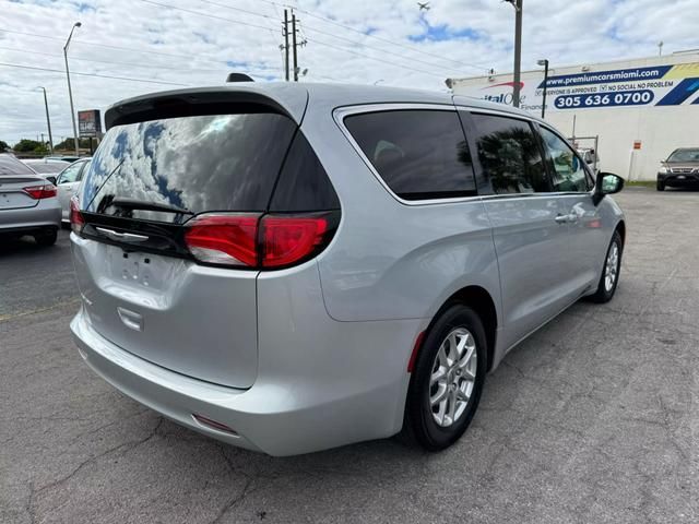 2023 Chrysler Voyager LX