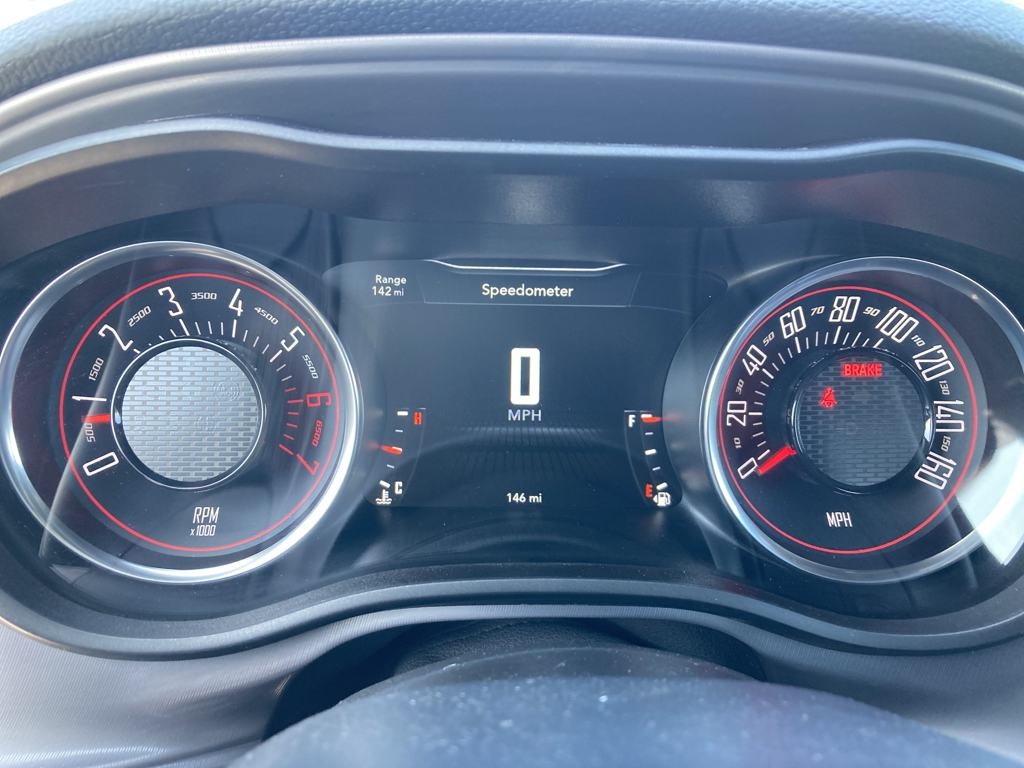 Vehicle image 21 of 28