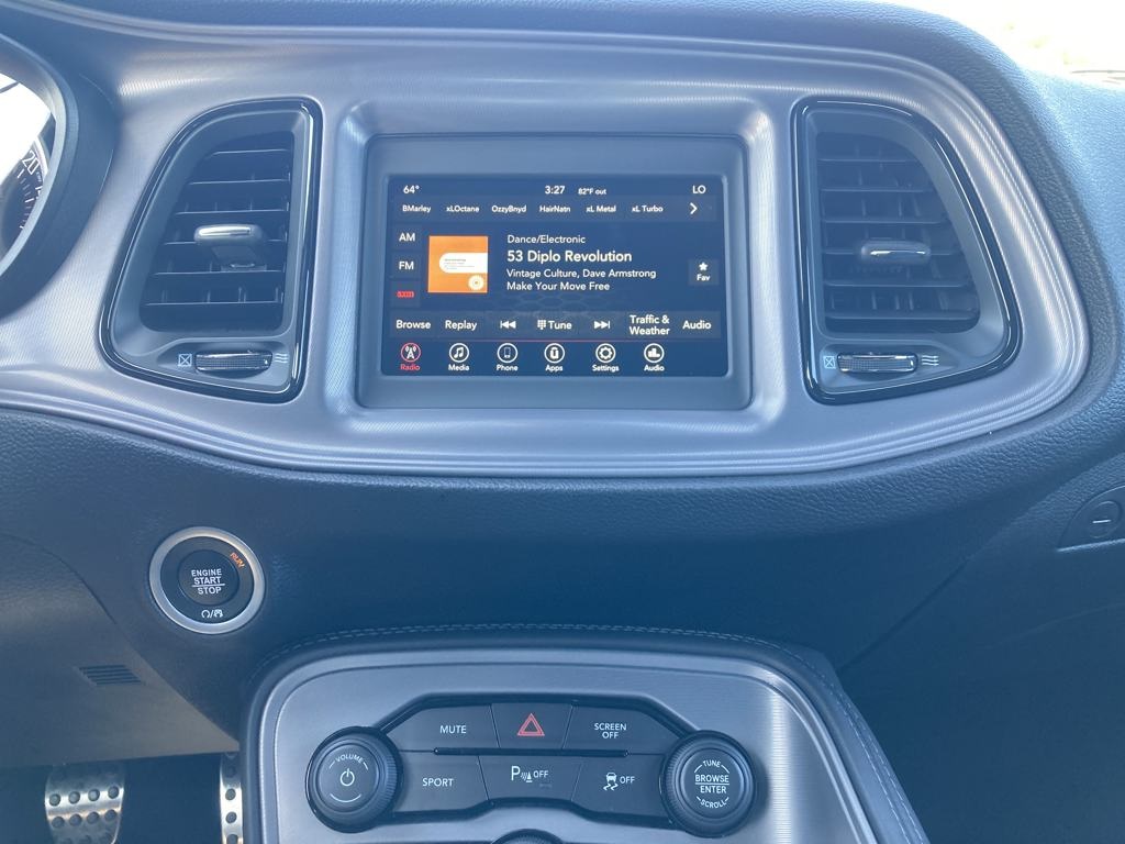 Vehicle image 19 of 28