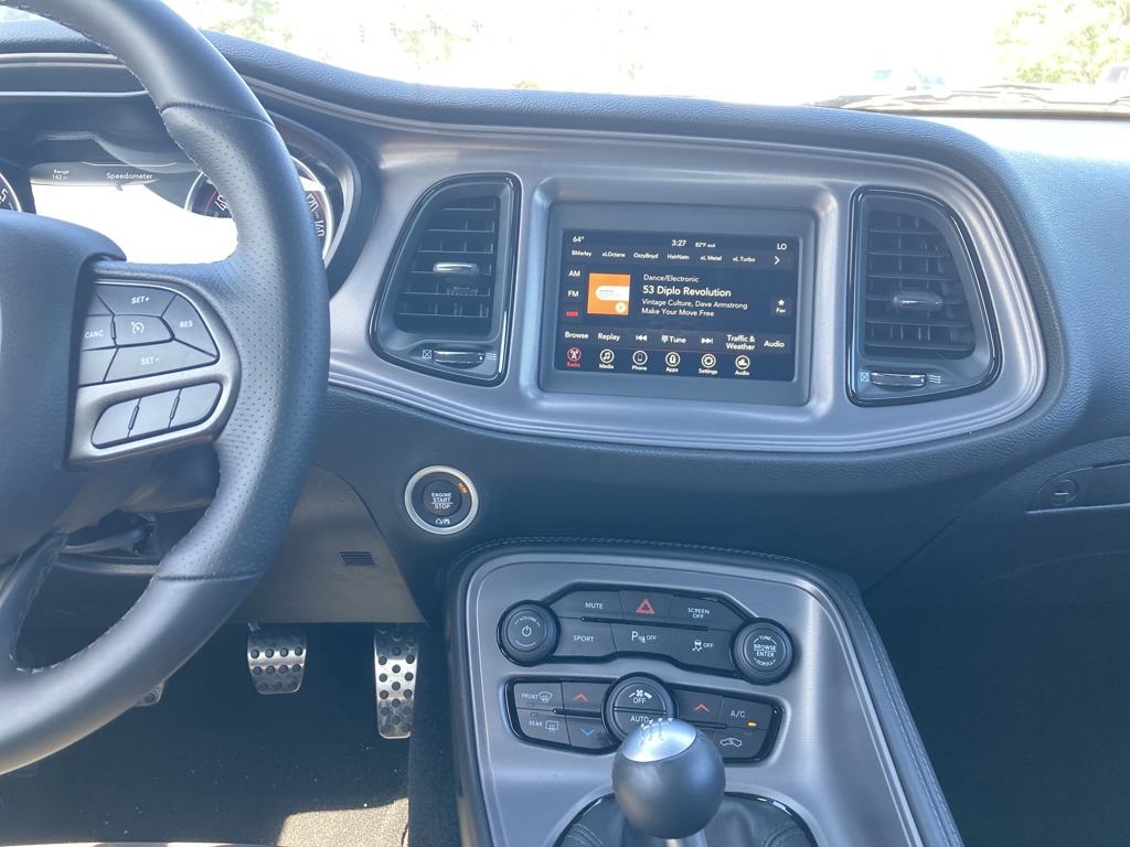 Vehicle image 18 of 28