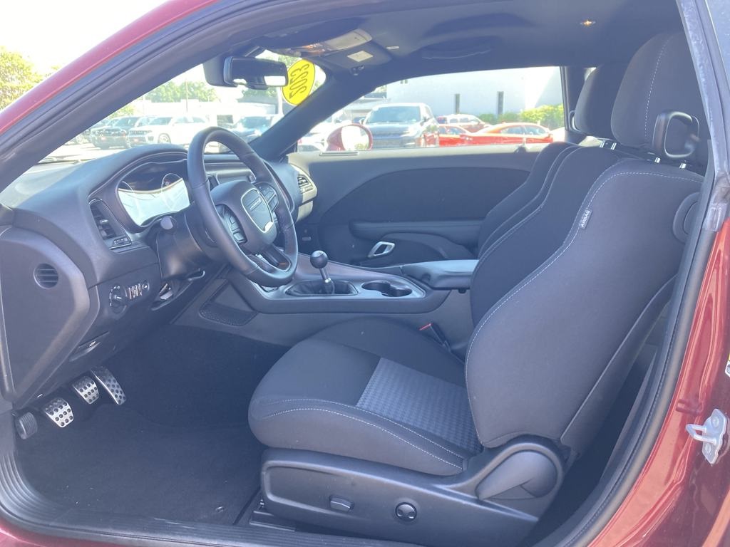 Vehicle image 9 of 28