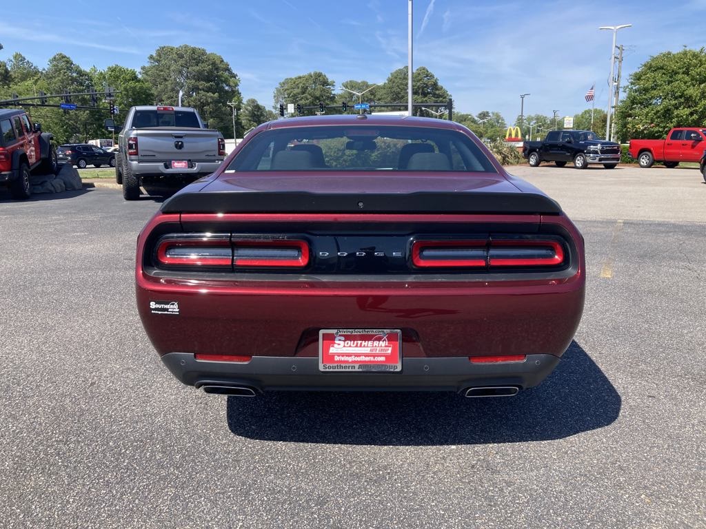 Vehicle image 4 of 28