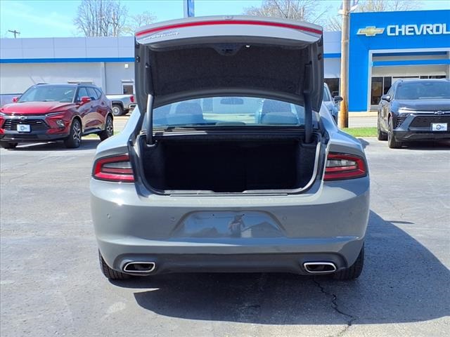 Vehicle image 13 of 14