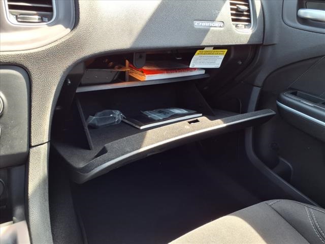 Vehicle image 9 of 14
