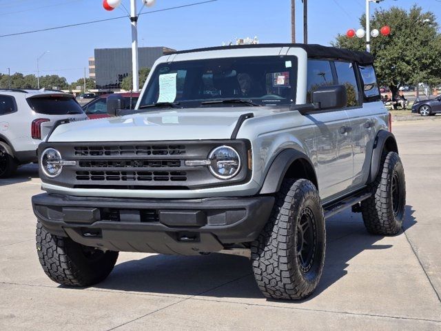 2023 Ford Bronco Base