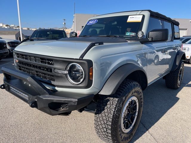 2023 Ford Bronco Base