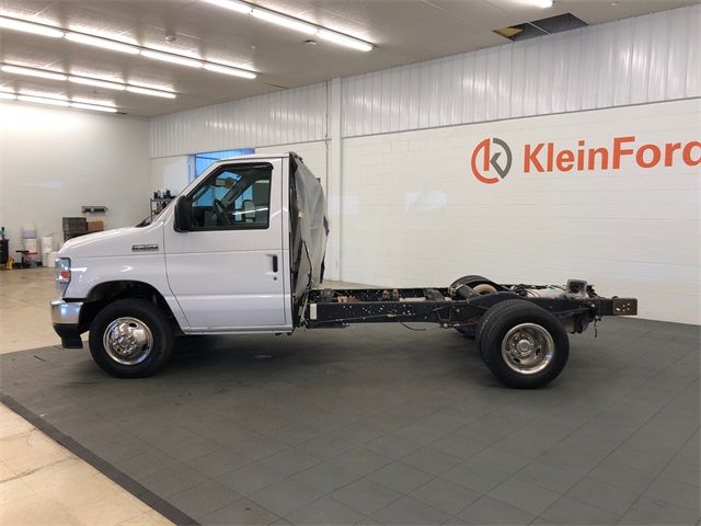 2023 Ford E-Series Base