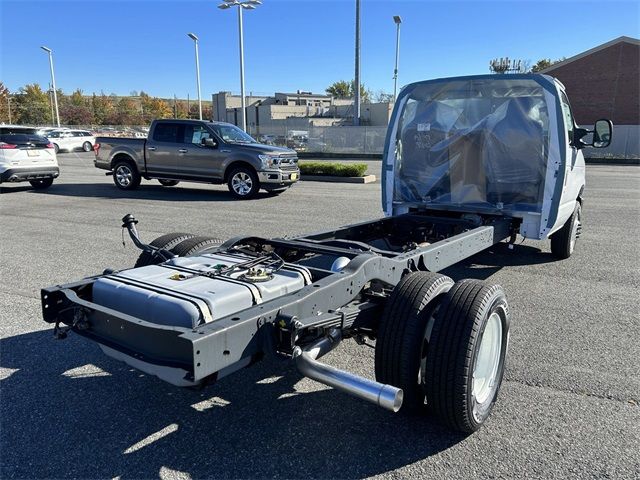 2023 Ford E-Series Base
