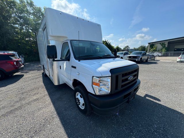 2023 Ford E-Series Base
