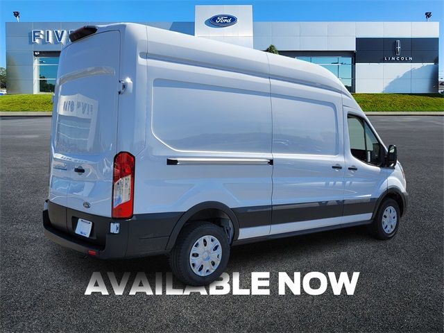 2023 Ford E-Transit Base