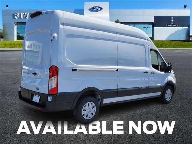 2023 Ford E-Transit Base