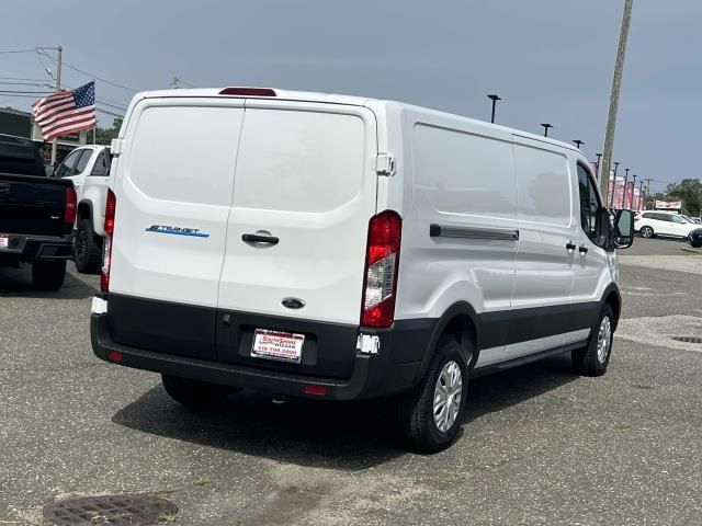 2023 Ford E-Transit Base