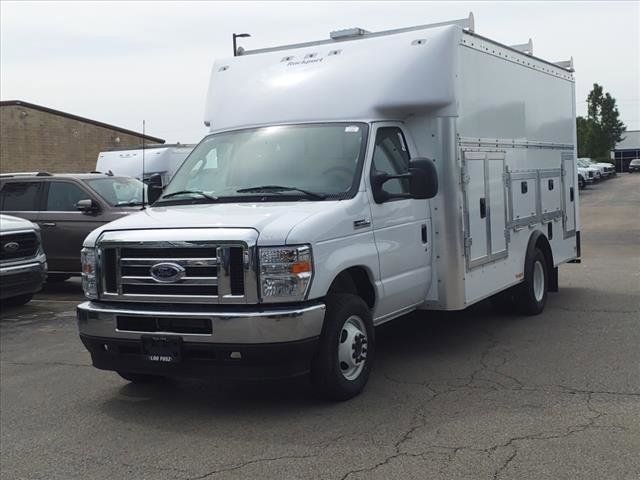 2023 Ford E-Transit Base