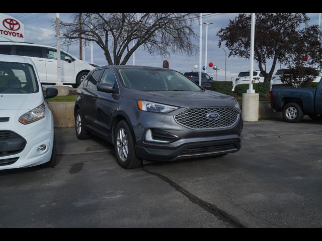 2023 Ford Edge 