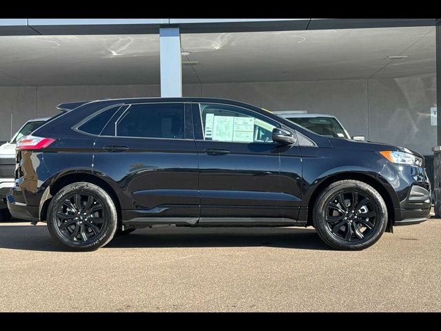 2023 Ford Edge SE