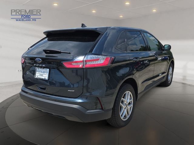 2023 Ford Edge SE