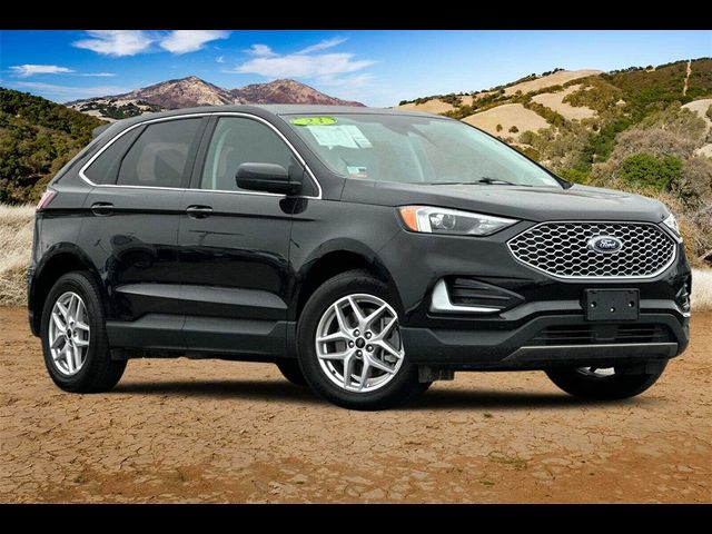 2023 Ford Edge 