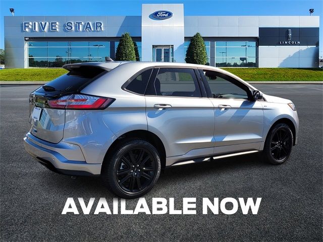 2023 Ford Edge 