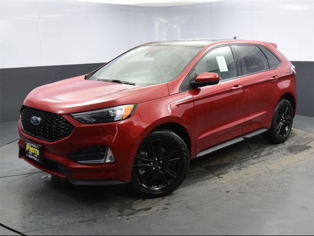 2023 Ford Edge 