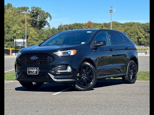 2023 Ford Edge 