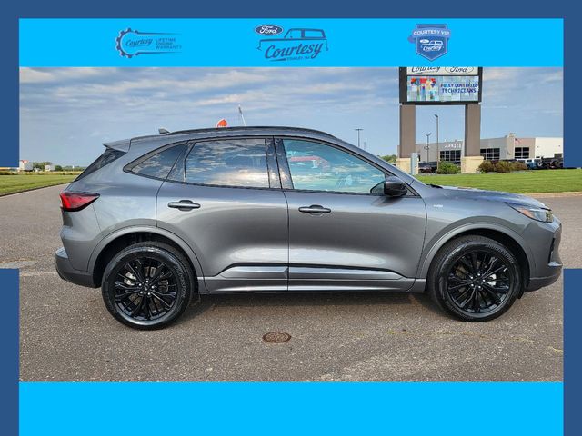 2023 Ford Escape ST-Line Elite