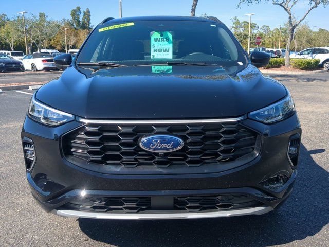 2023 Ford Escape ST-Line Elite