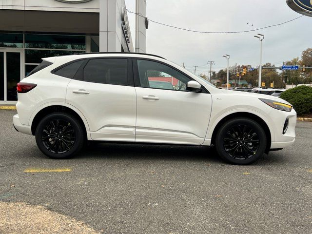 2023 Ford Escape ST-Line Elite