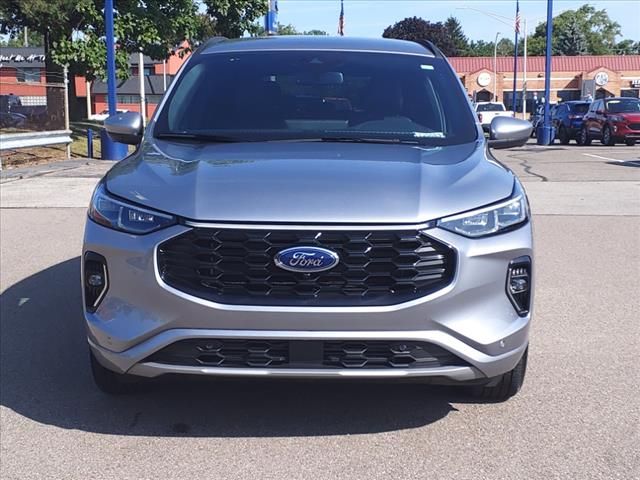 2023 Ford Escape ST-Line Elite