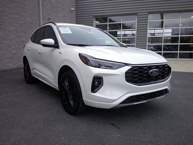 2023 Ford Escape ST-Line Elite