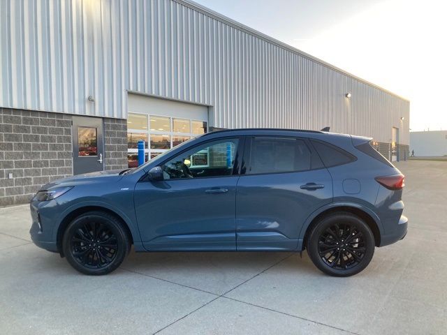 2023 Ford Escape ST-Line Elite