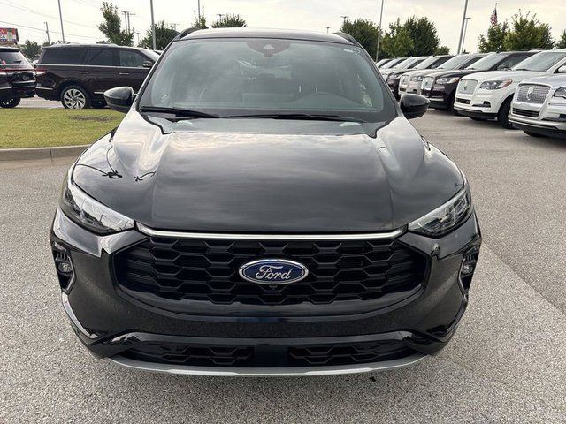 2023 Ford Escape ST-Line Elite