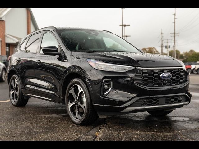 2023 Ford Escape ST-Line Elite