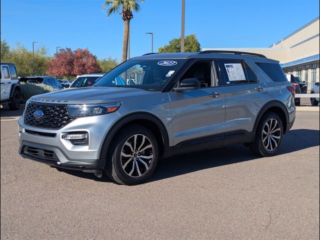 2023 Ford Explorer ST-Line
