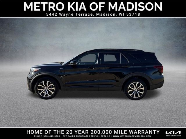 2023 Ford Explorer ST-Line