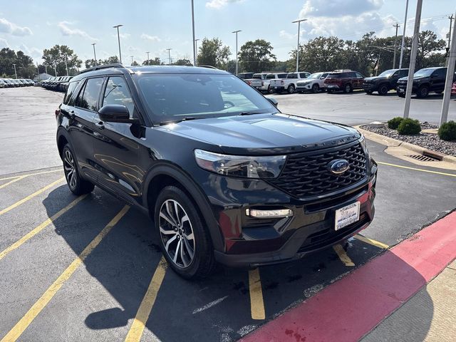 2023 Ford Explorer ST-Line