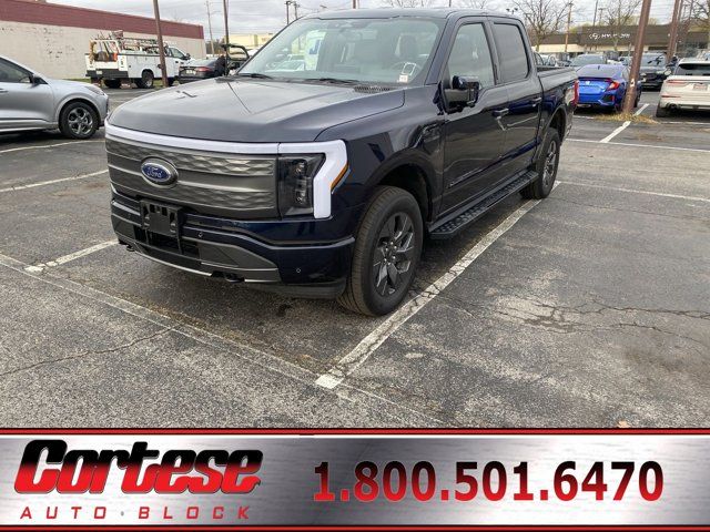 2023 Ford F-150 Lightning LARIAT