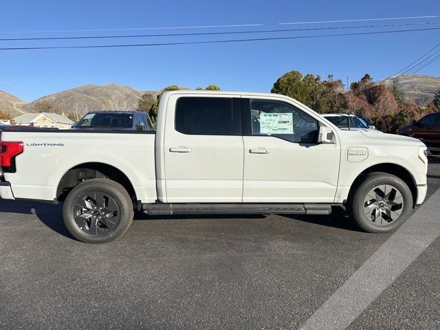 2023 Ford F-150 Lightning LARIAT