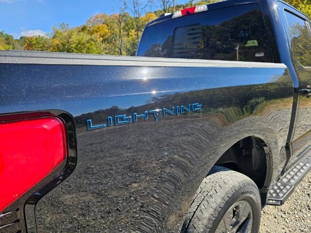 2023 Ford F-150 Lightning LARIAT