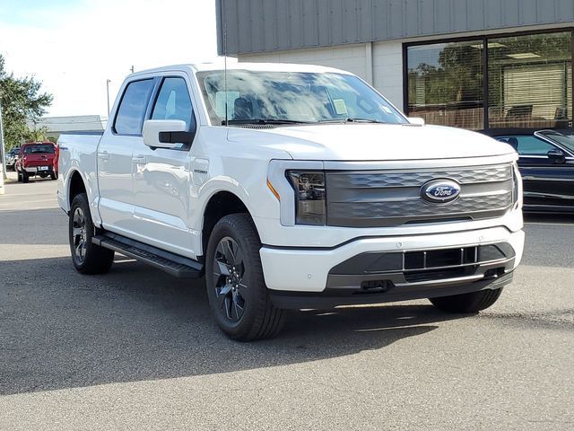 2023 Ford F-150 Lightning LARIAT