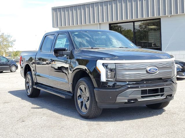 2023 Ford F-150 Lightning LARIAT