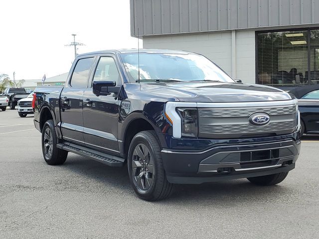 2023 Ford F-150 Lightning LARIAT