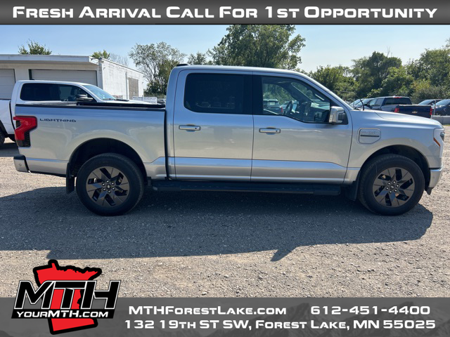 2023 Ford F-150 Lightning LARIAT