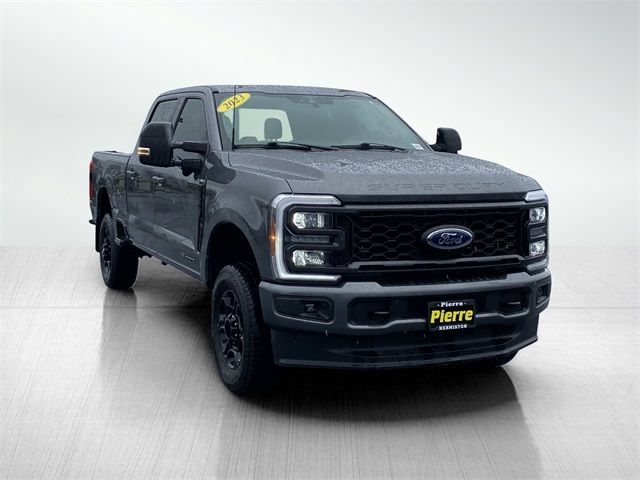 2023 Ford F-350 XLT