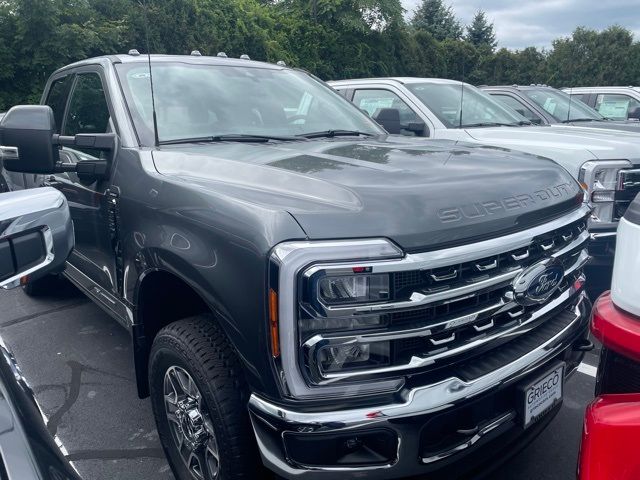 2023 Ford F-350 Lariat