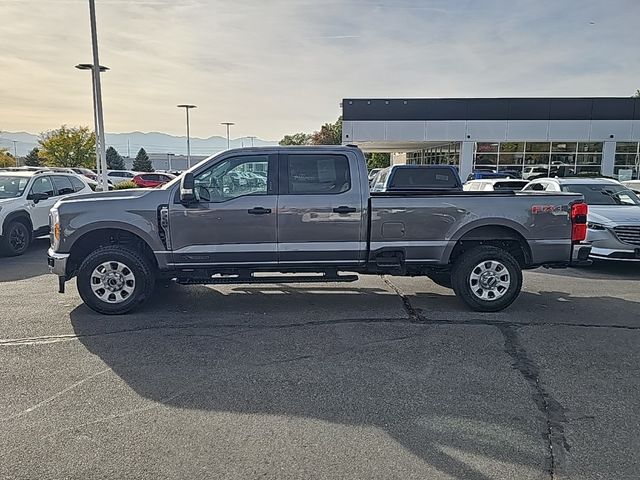 2023 Ford F-350 XLT