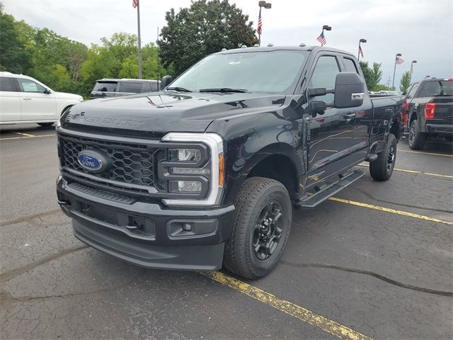 2023 Ford F-350 XLT