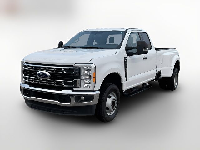 2023 Ford F-350 XLT